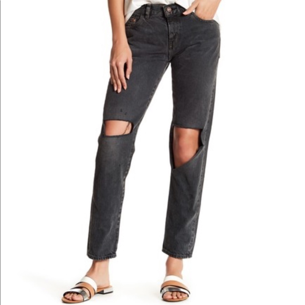 NEW • Levi’s • 505 Customized Straight Leg Jeans